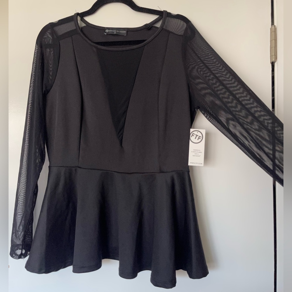 NWT Fashion to Figure Top